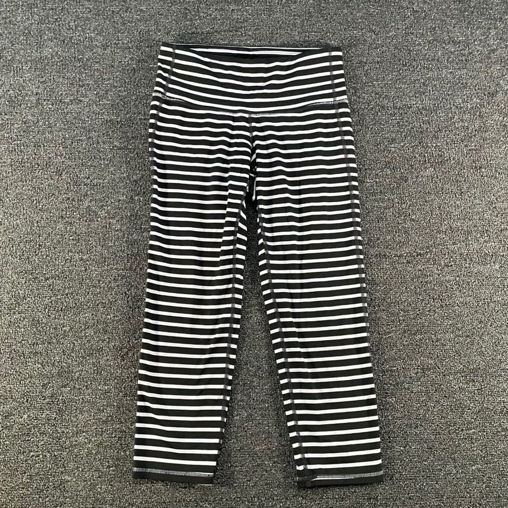 Athleta Striped Cropped Leggings Womens XS Black White Good Stretch Yoga Capri